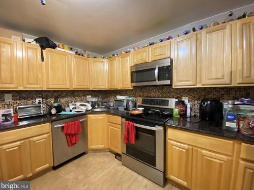 2032 Carlisle St, Philadelphia PA  19121-2307 exterior