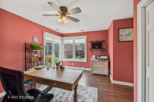 1320 Plymouth Ct, Chicago IL 60605-2717 exterior