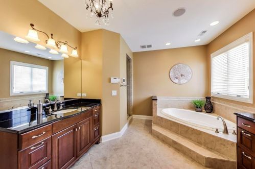 329 Kenmore Ave, Elmhurst IL 60126-3517 exterior