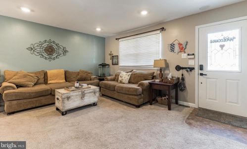 406 Circle Dr, Pottstown PA 19464-3661 exterior