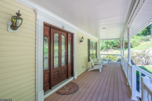 16 Eric Dr, Kinnelon, NJ 07405-2531