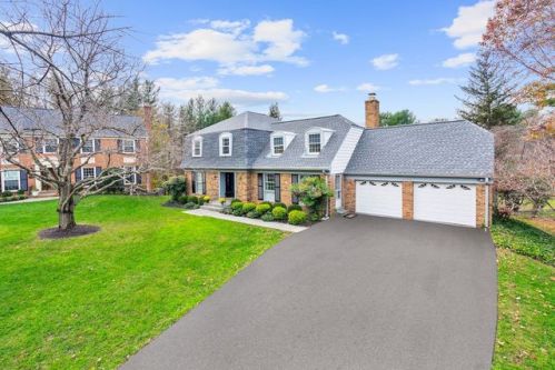 8104 Gainsborough Ct, Rockville, MD 20854-4271