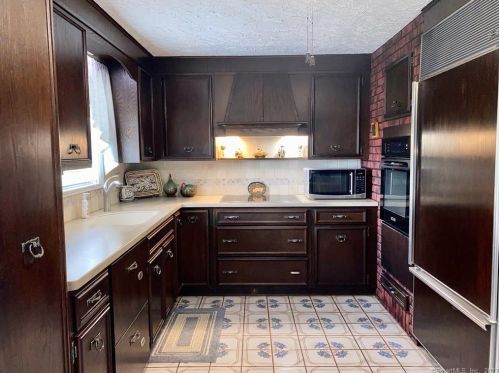 125 Belleview Ave, Torrington CT 06790-6610 exterior