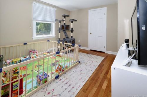 14 Buttonball Trl, Norwalk CT 06851-2804 exterior