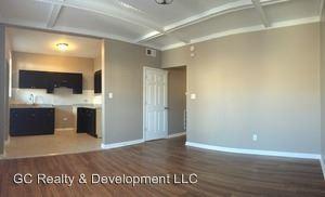 6610 Minerva Ave, Chicago IL  60637-4310 exterior