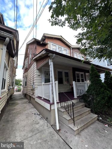 115 Lalor St, Trenton, NJ 08611-3505