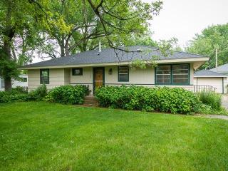 1629 Ford Rd, Hopkins MN  55305-2657 exterior