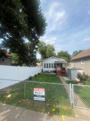 4005 Schiller Pl, Saint Louis MO 63116-3347 exterior