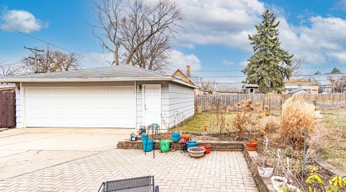 3832 116 St, Chicago IL 60803-6240 exterior