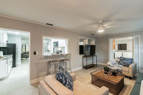 3807 Elmwood Ter, Tampa FL  33616-2306 exterior