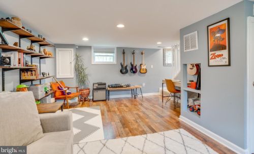 2813 Memorial St, Alexandria VA  22306-1743 exterior