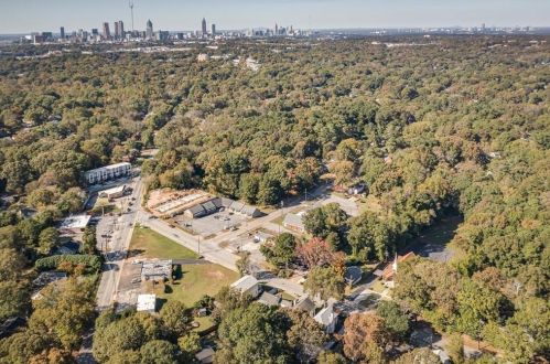 1625 Flat Shoals Rd, Atlanta GA  30349-6151 exterior