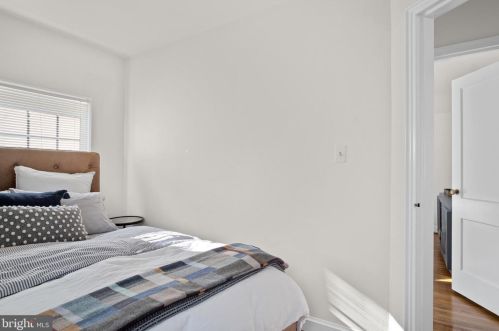 10415 Hayes Ave, Silver Spring MD 20902-3704 exterior