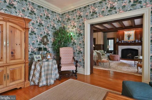 455 Chestnut Hill Ave, Philadelphia PA 19118-2712 exterior