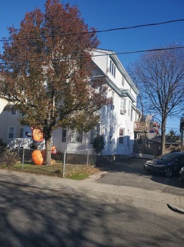 55 Lansing Pl, Springfield MA  01108-1719 exterior