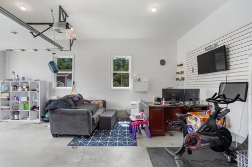 1038 Allen Rd, Concord NH 03304-5400 exterior