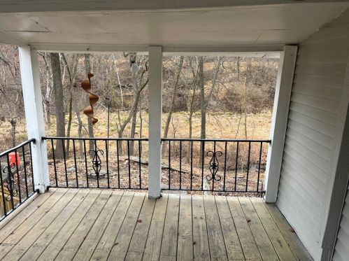 882 Center Rd, Pittsburgh PA  15239-1962 exterior