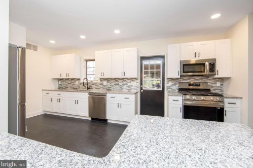 31 Graisbury Ave, Camden NJ 08106-2035 exterior