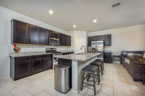 7484 Calle Colado, Tucson AZ  85757-6439 exterior