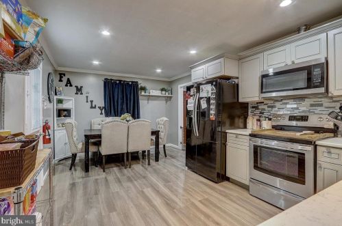 521 Riv Dr, Camden NJ 08110-2917 exterior