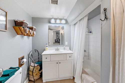 4859 Central Ave, Chicago IL 60634-4426 exterior