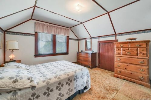 66 Mtn Ave, Middletown NY 10940-6247 exterior