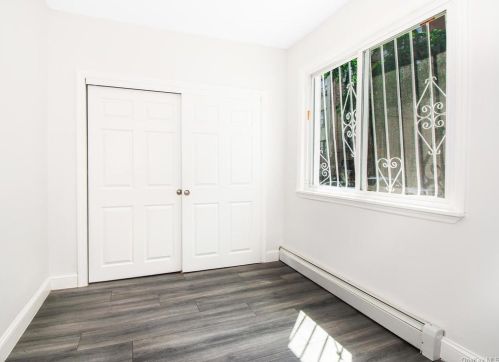 2318 Holland Ave, Bronx NY 10467-8710 exterior