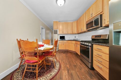 2943 Fairfield Ave, Chicago IL 60625-2719 exterior