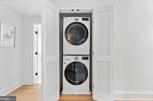 4420 Fessenden St, Washington DC  20016-4054 exterior