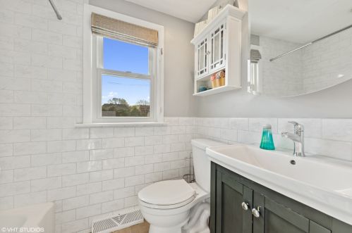 675 Prospect Ave, Elmhurst IL 60126-5008 exterior