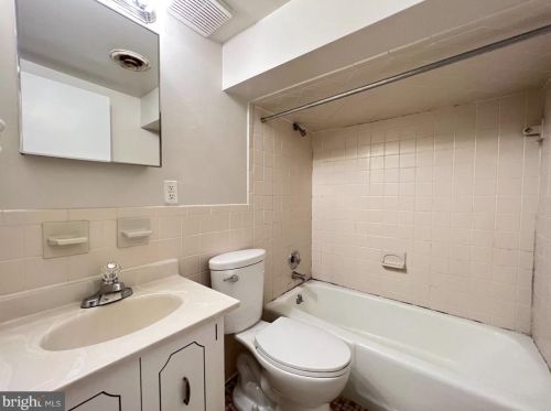 2735 Connecticut Ave, Washington DC  20008-5328 exterior