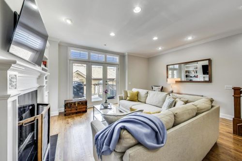 710 Schubert Ave, Chicago, IL 60614-1507