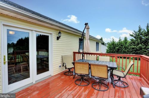 286 Bollinger Rd, Littlestown PA 17340-9121 exterior