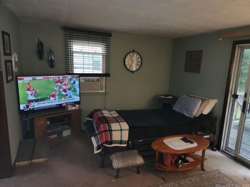 737 Burnham St, Hartford CT 06108-0010 exterior