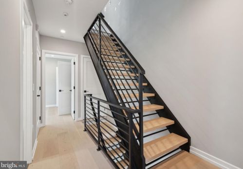 2200 Kater St, Philadelphia PA 19146-1139 exterior