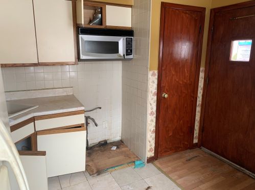 2432 73rd St, Chicago IL 60638-5918 exterior