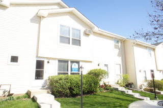 243 Kirkwood Ln, Aurora IL  60504-4080 exterior