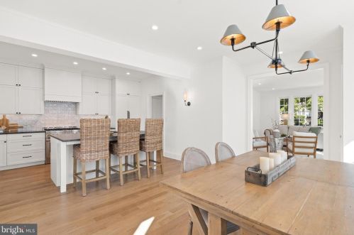 4420 Fessenden St, Washington DC  20016-4054 exterior