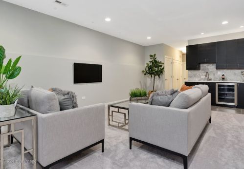 1728 Talman Ave, Chicago IL  60647-5224 exterior