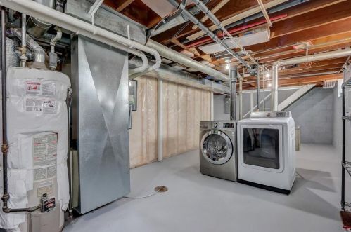 6350 Burdick Ave, Milwaukee WI 53219-4227 exterior