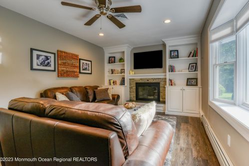 17 Carriage Dr, Middletown NJ 07748-3504 exterior