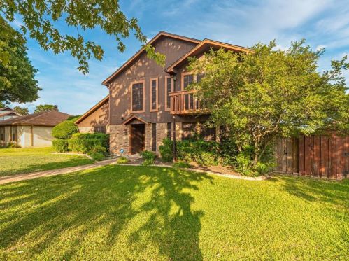 8718 County View Rd, Dallas, TX 75249-1030