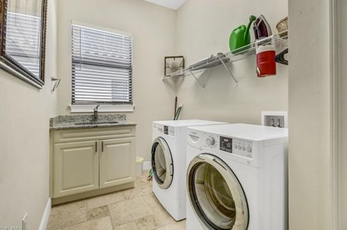 837 105 Ave, Naples FL 34108-1837 exterior