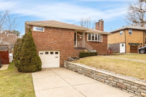 1648 Sillview Dr, Pittsburgh, PA 15243-1556