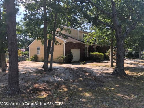 433 Penn Ave, Lacey, NJ 08731-1604