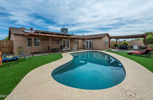 13828 38th St, Phoenix AZ  85032-5714 exterior