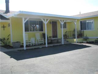 839 Stage Coach Ln, Fallbrook CA  92028-9743 exterior