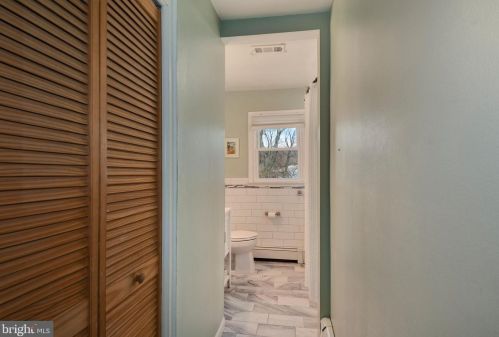 8901 Vly Frg Dr, Alexandria VA exterior