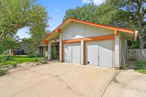 2507 Baxter Dr, Austin TX  78745-4301 exterior