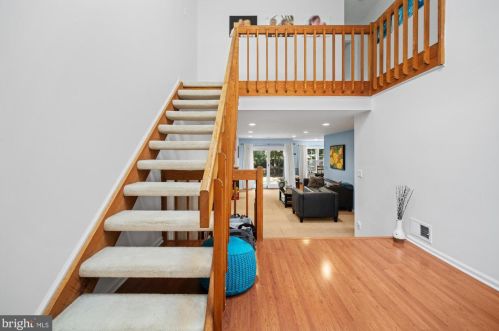 7 Brookline Ct, Princeton NJ 08540-1741 exterior